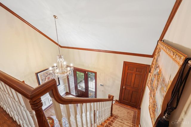 9 Little Creek Lane, Glendale, OH 45246