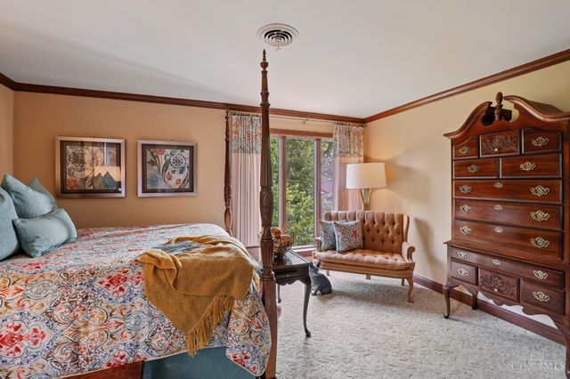 9 Little Creek Lane, Glendale, OH 45246