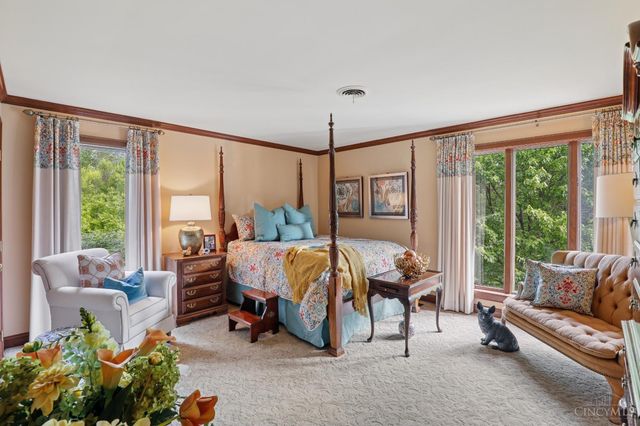 9 Little Creek Lane, Glendale, OH 45246