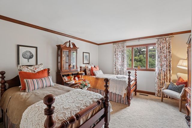 9 Little Creek Lane, Glendale, OH 45246