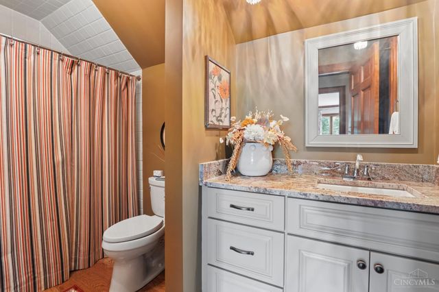 9 Little Creek Lane, Glendale, OH 45246
