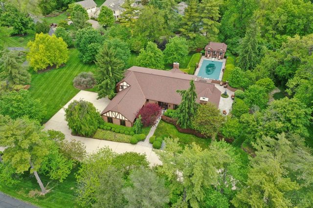 9 Little Creek Lane, Glendale, OH 45246