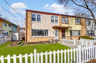 543 Lynn Court B, Glendale Heights, IL 60139