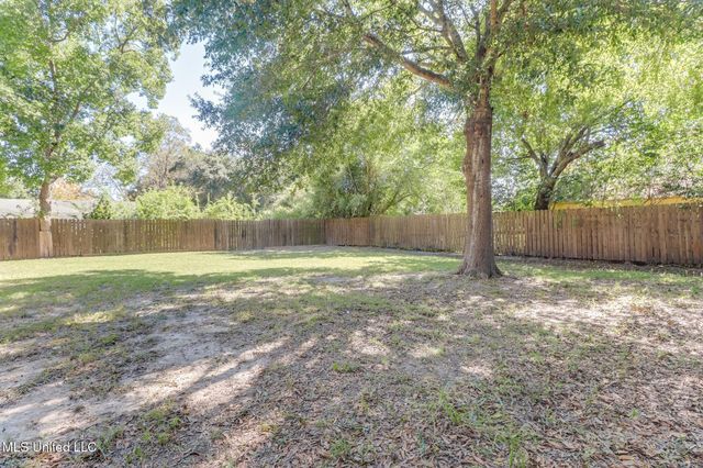 1625 Vine Street, Biloxi, MS 39531