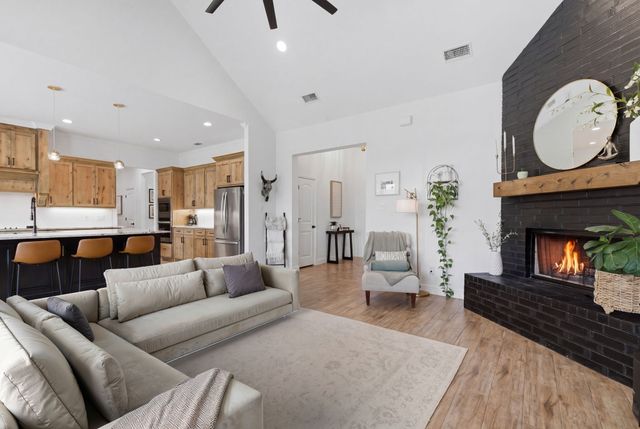 805 Wind River Pass, Azle, TX 76020