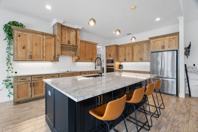 805 Wind River Pass, Azle, TX 76020