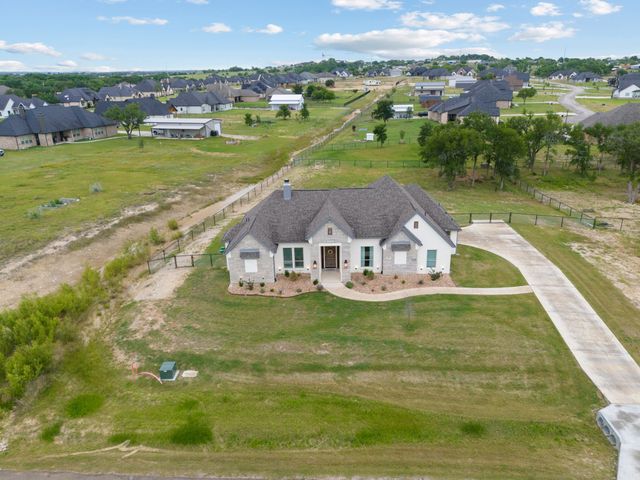 805 Wind River Pass, Azle, TX 76020