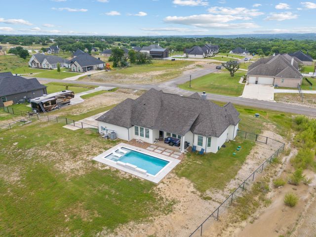 805 Wind River Pass, Azle, TX 76020