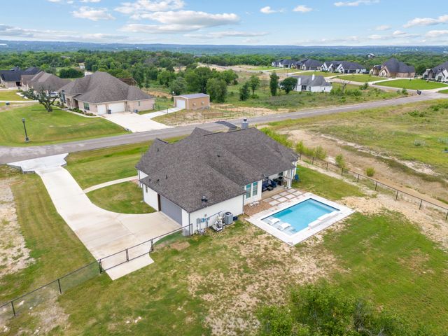 805 Wind River Pass, Azle, TX 76020