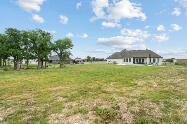 805 Wind River Pass, Azle, TX 76020