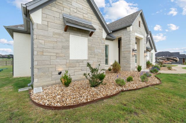 805 Wind River Pass, Azle, TX 76020