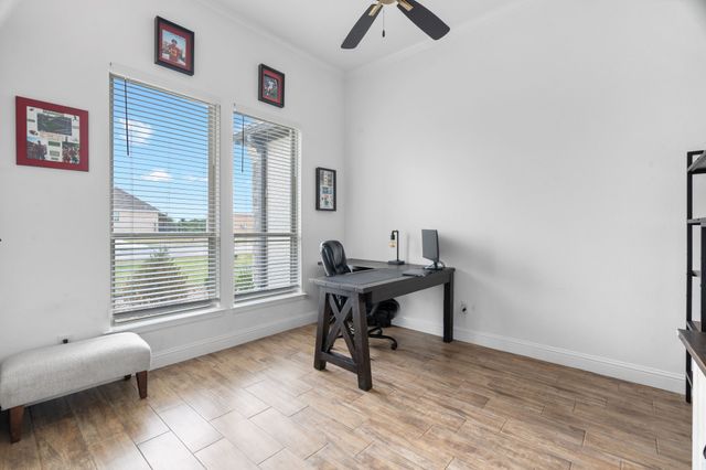 805 Wind River Pass, Azle, TX 76020