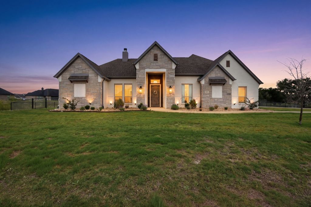 805 Wind River Pass, Azle, TX 76020