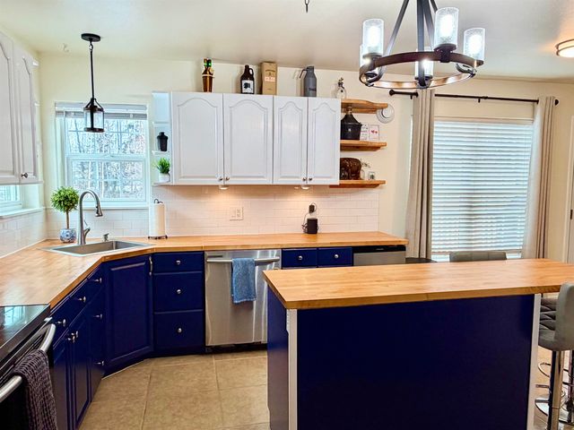 3820 PETER HAWK AVENUE, North Pole, AK 99705