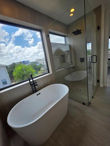 4125 Marina St, Houston, TX 77007