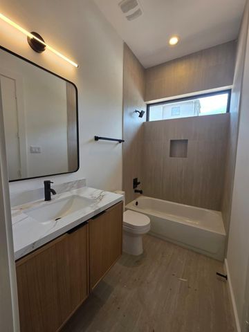 4125 Marina St, Houston, TX 77007