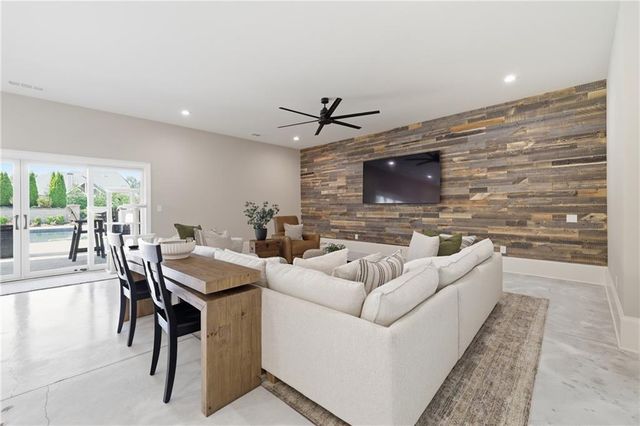 5812 Lula Bridge Lane, Braselton, GA 30517
