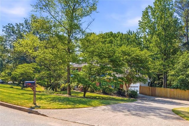 1995 Trotters Ridge Way, Roswell, GA 30075