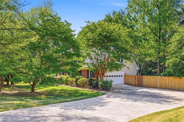 1995 Trotters Ridge Way, Roswell, GA 30075