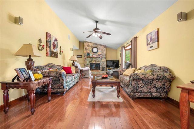 272 Locust Grove Cemetery Road, London, KY 40744