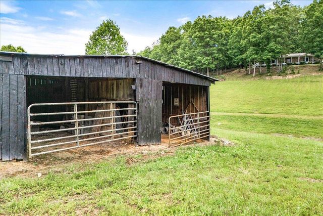272 Locust Grove Cemetery Road, London, KY 40744