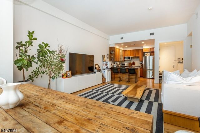 85 Park Ave 205, Glen Ridge Boro Twp., NJ 07028