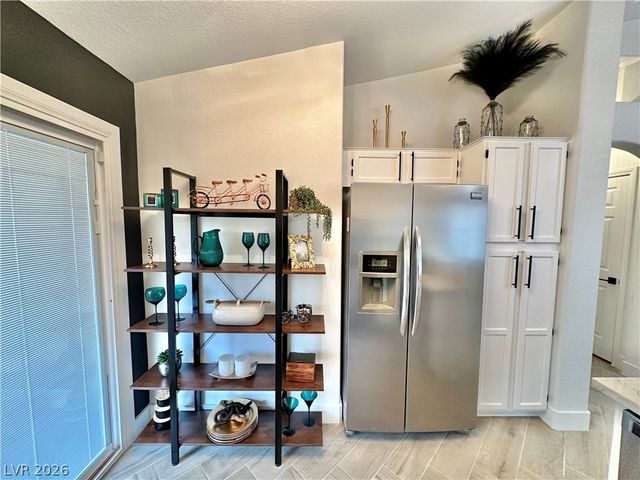 1724 PINION MESA Court, Las Vegas, NV 89128