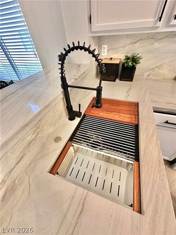 1724 PINION MESA Court, Las Vegas, NV 89128