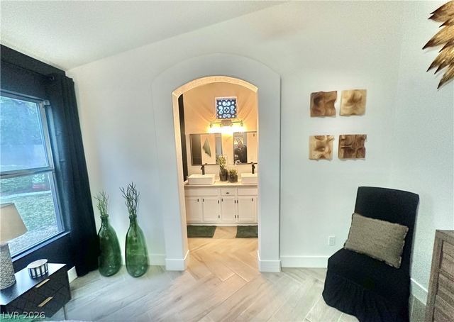 1724 PINION MESA Court, Las Vegas, NV 89128