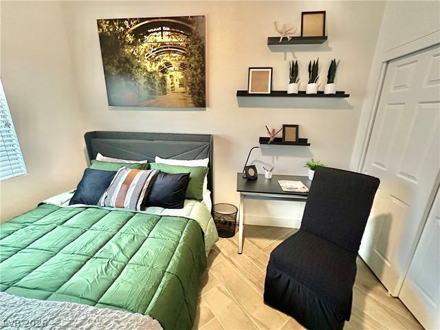 1724 PINION MESA Court, Las Vegas, NV 89128