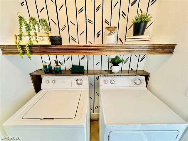 1724 PINION MESA Court, Las Vegas, NV 89128