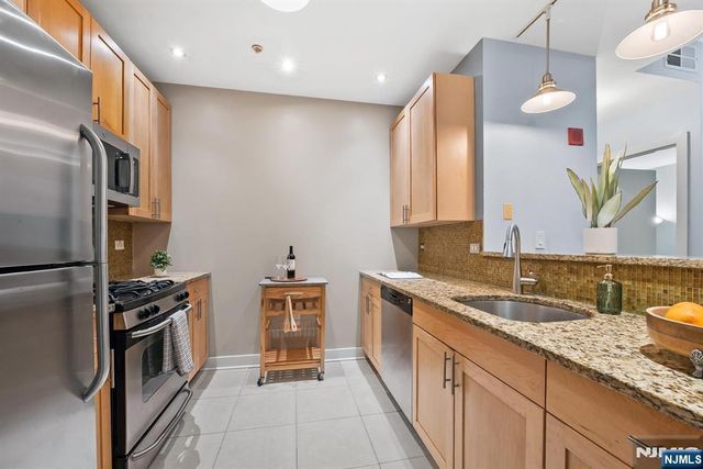 159 2nd Street 404, Jersey City, NJ 07302