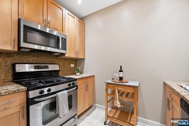 159 2nd Street 404, Jersey City, NJ 07302