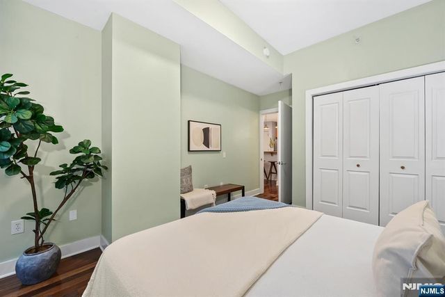 159 2nd Street 404, Jersey City, NJ 07302