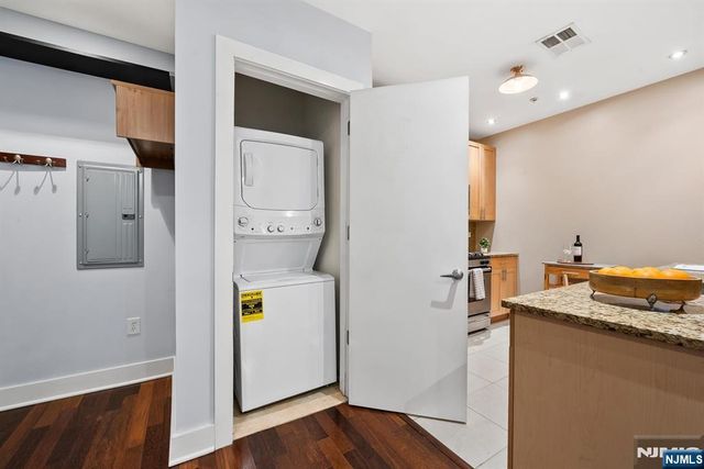 159 2nd Street 404, Jersey City, NJ 07302