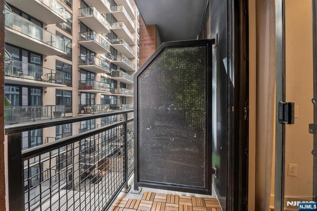 159 2nd Street 404, Jersey City, NJ 07302