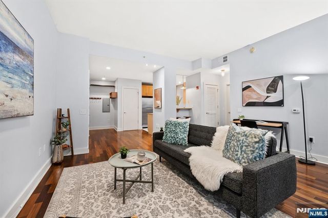 159 2nd Street 404, Jersey City, NJ 07302