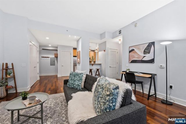 159 2nd Street 404, Jersey City, NJ 07302