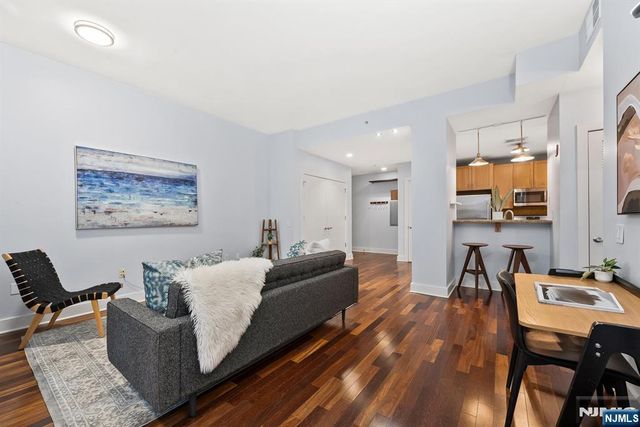 159 2nd Street 404, Jersey City, NJ 07302