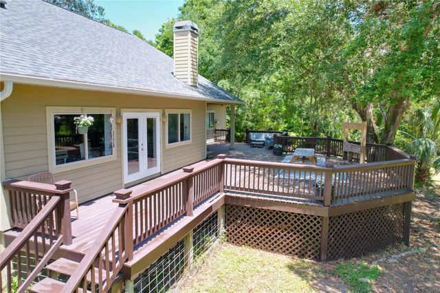 16224 IOLA WOODS TRAIL, Dade City, FL 33523