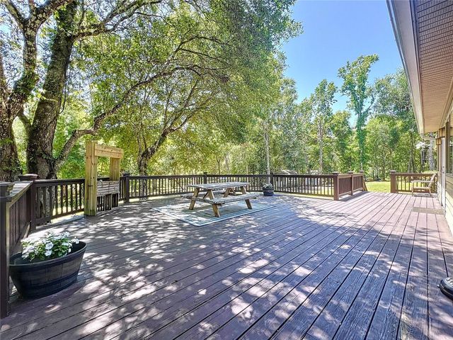 16224 IOLA WOODS TRAIL, Dade City, FL 33523