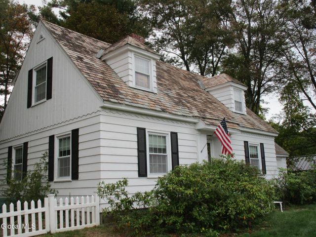 2276 Cayuga Road, Niskayuna, NY 12309