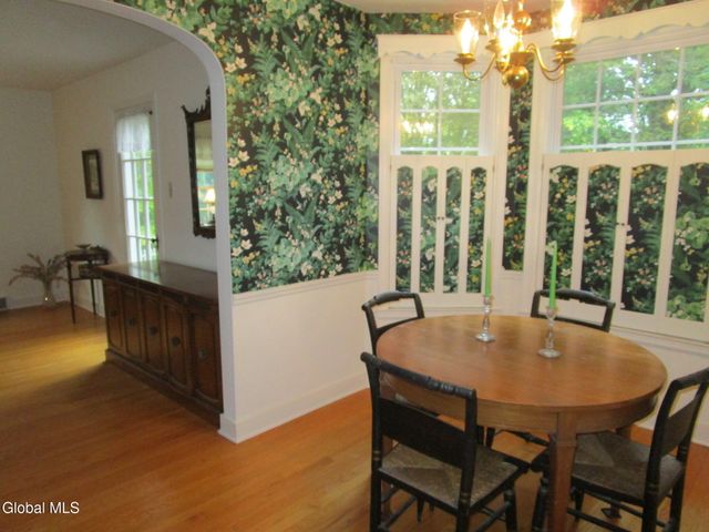 2276 Cayuga Road, Niskayuna, NY 12309