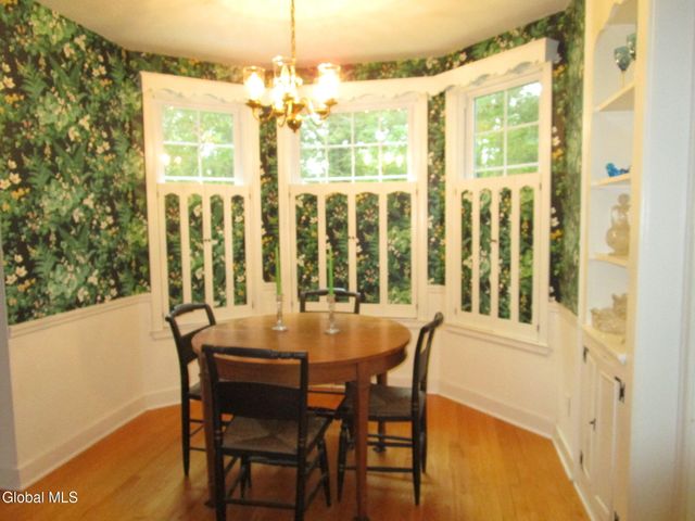 2276 Cayuga Road, Niskayuna, NY 12309