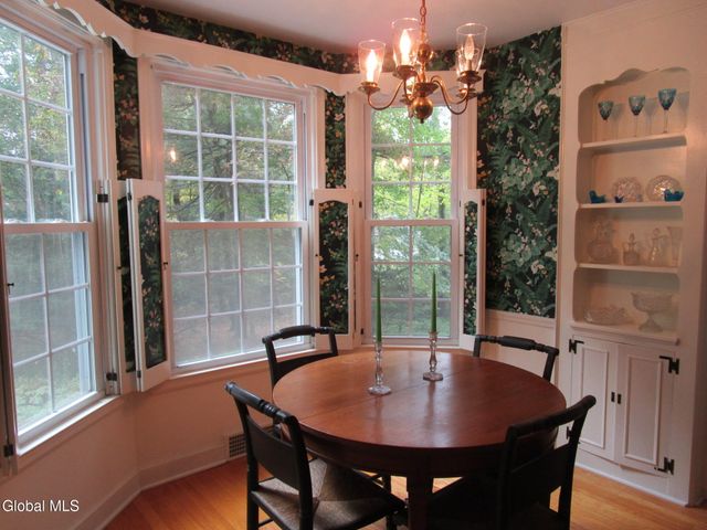 2276 Cayuga Road, Niskayuna, NY 12309