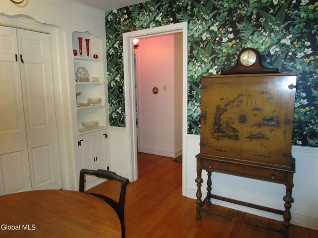 2276 Cayuga Road, Niskayuna, NY 12309