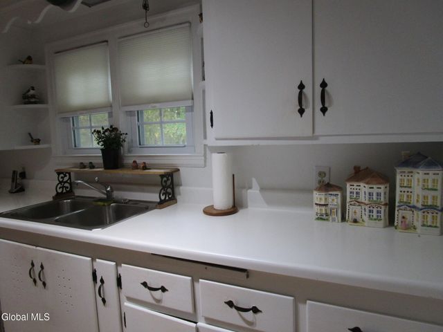 2276 Cayuga Road, Niskayuna, NY 12309