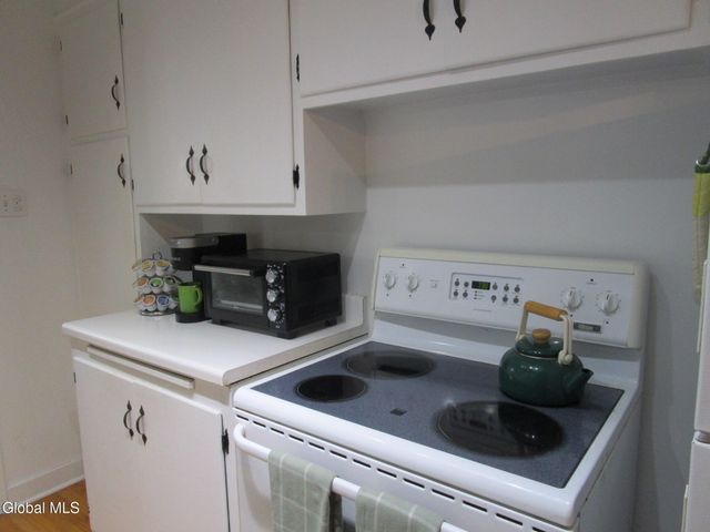 2276 Cayuga Road, Niskayuna, NY 12309