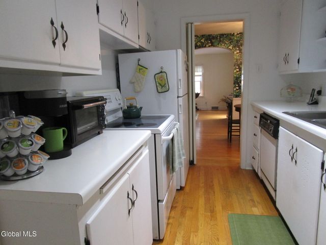 2276 Cayuga Road, Niskayuna, NY 12309