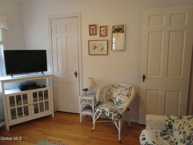 2276 Cayuga Road, Niskayuna, NY 12309